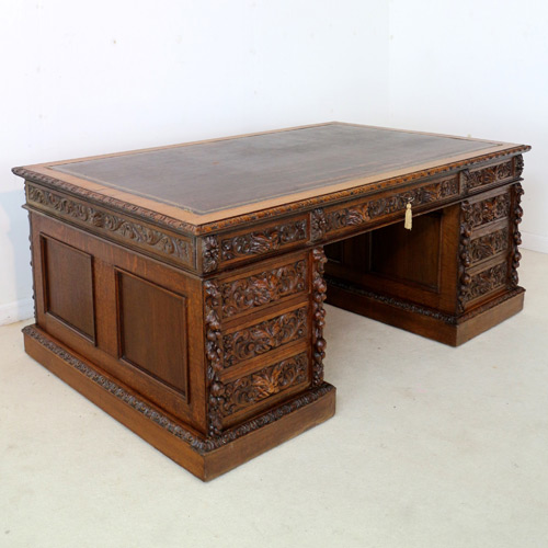 Antique Carved Desks - 29 items for sale on sellingantiques.co.uk