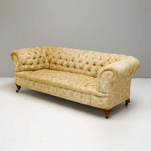 Antique Chesterfields - 42 items for sale on sellingantiques.co.uk
