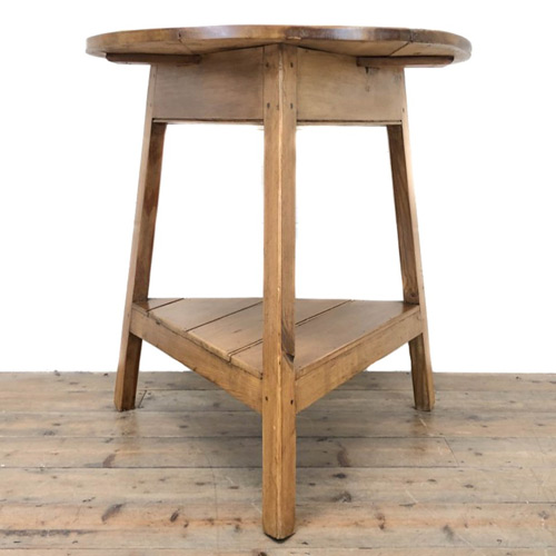 Antique Cricket Tables - 40 items for sale on sellingantiques.co.uk