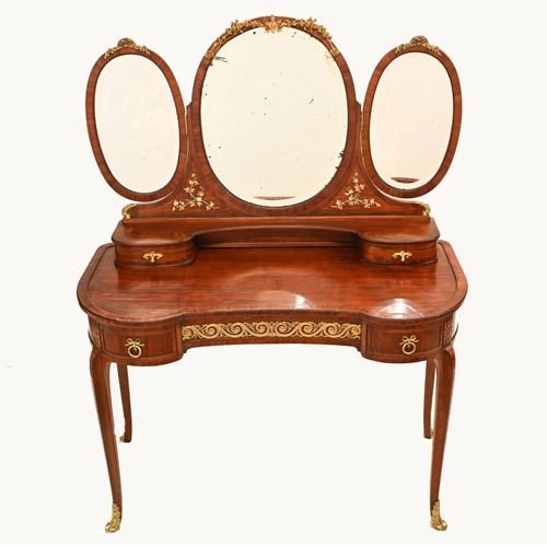 Antique French Tables - 26 items for sale on sellingantiques.co.uk