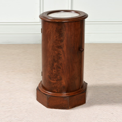 Antique Pot Cupboards - 37 items for sale on sellingantiques.co.uk