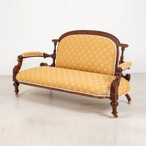 Antique Walnut Sofas - 49 items for sale on sellingantiques.co.uk