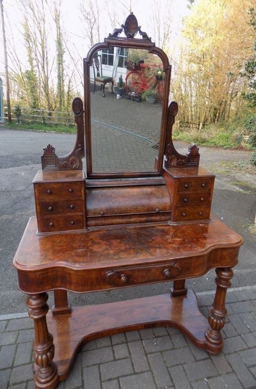 VICTORIAN BURR WALNUT DUCHESS DRESSING TABLE