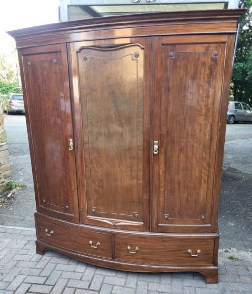 SMART BROWN OF NOTTINGHAM BOW FRONTED MAHOGANY TRIPLE WARDROBE