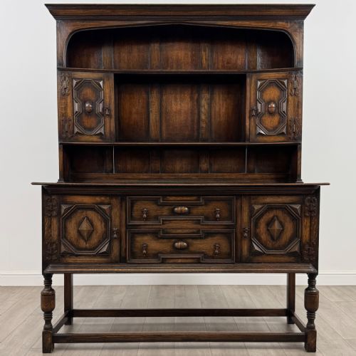 ANTIQUE 20TH CENTURY JACOBEAN STYLE DRESSER IN OAK
