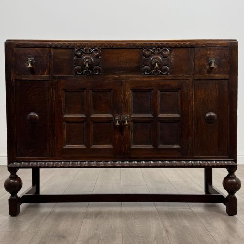 ANTIQUE 20TH CENTURY GOOD QUALITY SIDEBOARD IN OAK