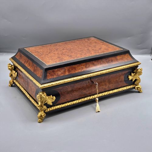 SUPERB EXTRA LARGE AMBOYNA EBONY JEWELLERY TABLE BOX - ADDITIONAL PHOTO 1