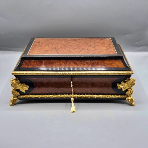 SUPERB EXTRA LARGE AMBOYNA EBONY JEWELLERY TABLE BOX - ADDITIONAL PHOTO 2