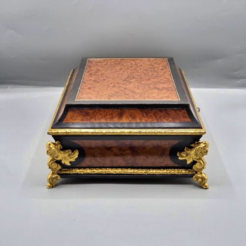 SUPERB EXTRA LARGE AMBOYNA EBONY JEWELLERY TABLE BOX - ADDITIONAL PHOTO 5
