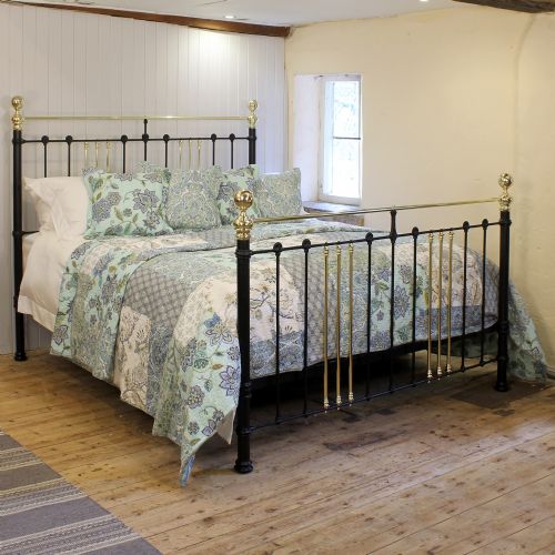 SUPER KING VICTORIAN ANTIQUE BED IN BLACK
