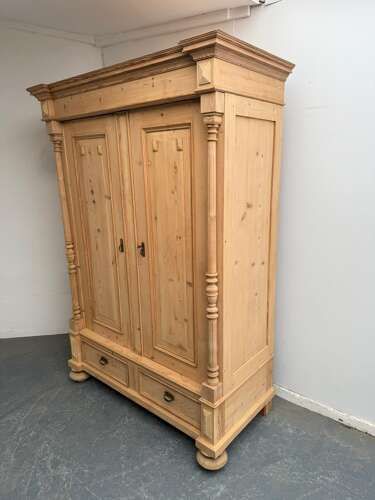 A CRACKING COLUMNED VICTORIAN ANTIQUE PINE KNOCKDOWN WARDROBE TO WAXPAINT