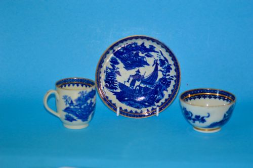 CAUGHLEY PORCELAIN BLUE WHITE GILT TRIO C1790