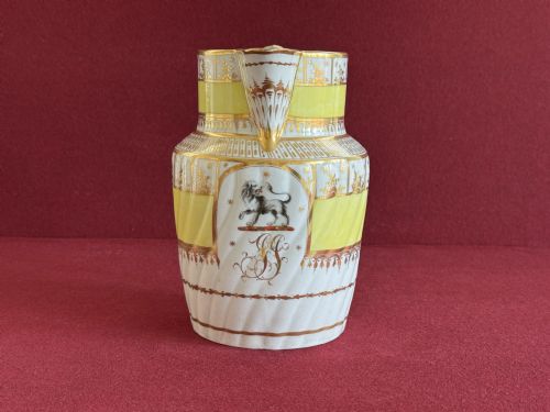 A VERY FINE CHAMBERLAIN WORCESTER PORCELAIN ARMORIAL CRESTED JUG C1795 1800