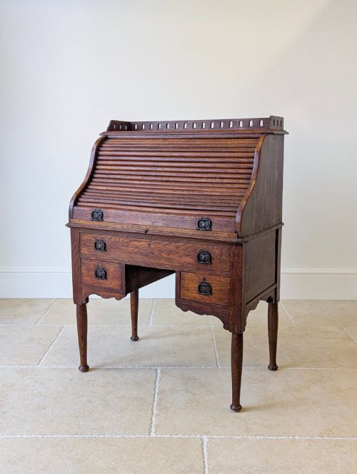 ANTIQUE LATE VICTORIAN OAK ROLL TOP WRITING DESK C1890