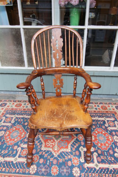 19TH CENTURY YEW AND ELM BROAD ARM WINDSOR