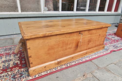 19TH CENTURY PINE SEACHEST
