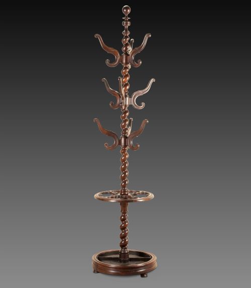 LARGE 19TH CENTURY CARVED HALL STAND