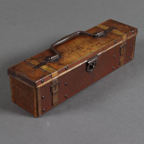 ANTIQUE HUNTLEY AND PALMERS TINPLATE FISHING ROD BOX BISCUIT TIN CIRCA 1907