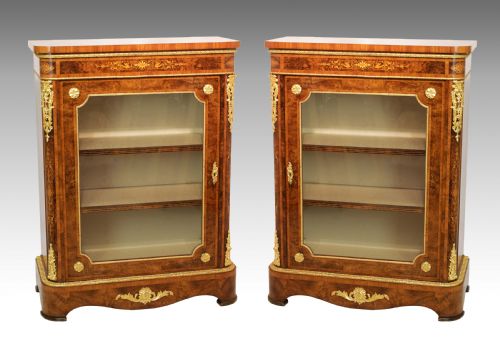 A PAIR OF LATE 19TH CENTURY KINGWOOD WALNUT AND ORMOLU MOUNTED DISPLAY CABINETS