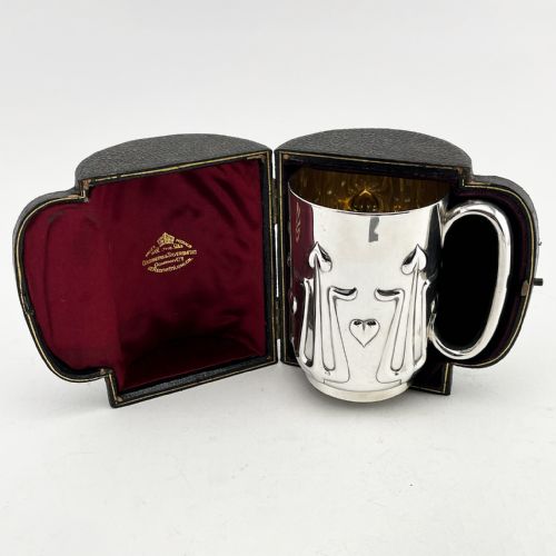 AMAZING STYLISH BOXED STERLING SILVER CHRISTENING MUG