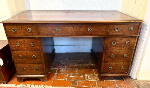 VICTORIAN OAK PEDESTAL DESK - ADDITIONAL PHOTO 9