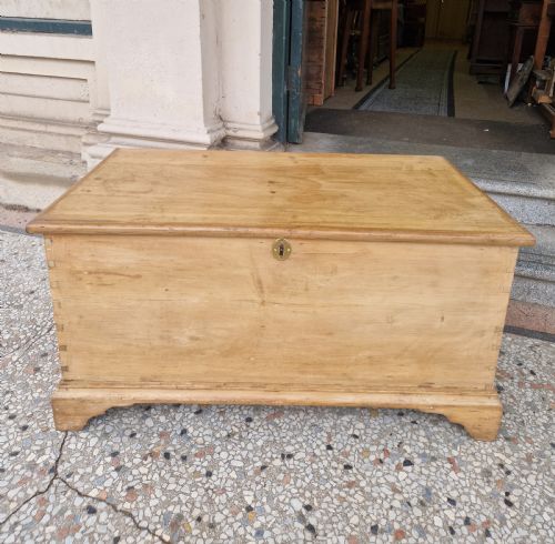 ANTIQUE PINE BLANKET BOX
