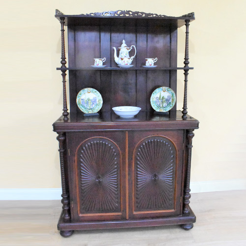 Victorian Dressers - 18 items for sale on sellingantiques.co.uk