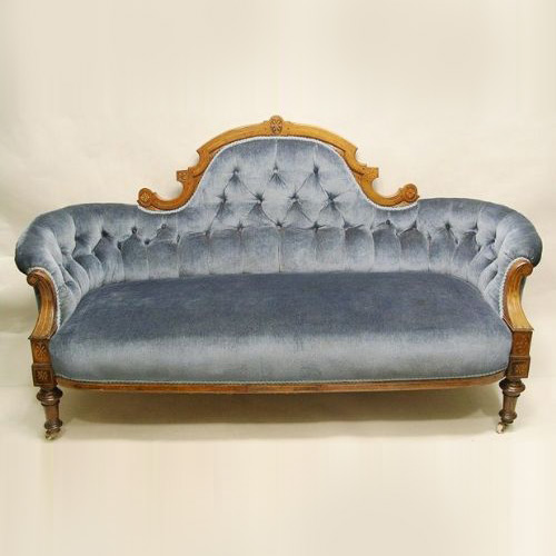 Victorian Sofas - 86 items for sale on sellingantiques.co.uk